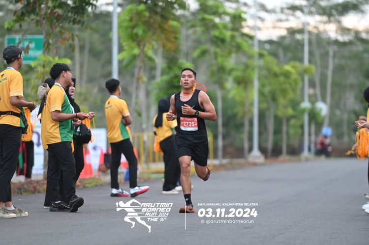 Race photo from Arutmin Borneo Run 2024