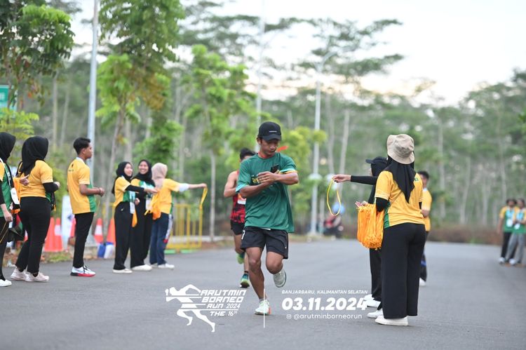 Race photo from Arutmin Borneo Run 2024