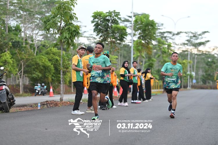 Race photo from Arutmin Borneo Run 2024