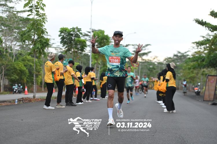 Race photo from Arutmin Borneo Run 2024