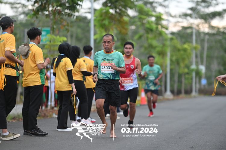 Race photo from Arutmin Borneo Run 2024