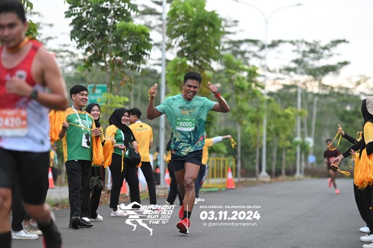 Race photo from Arutmin Borneo Run 2024
