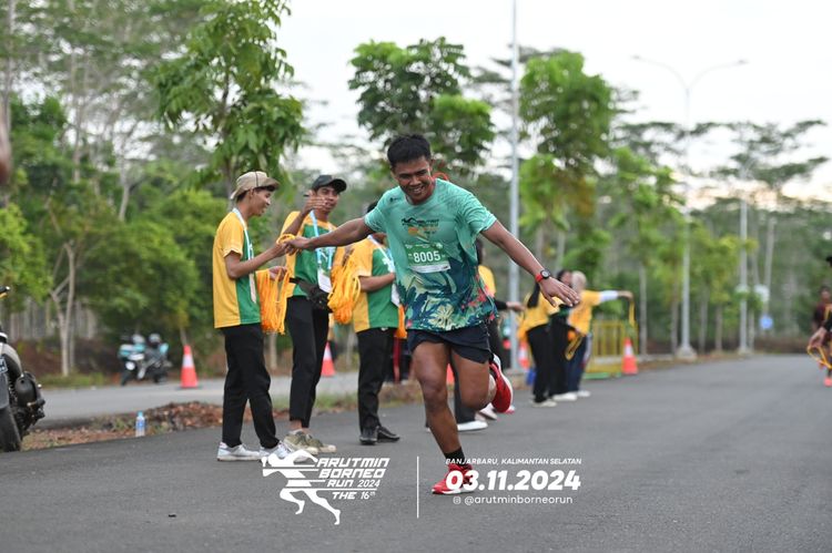 Race photo from Arutmin Borneo Run 2024