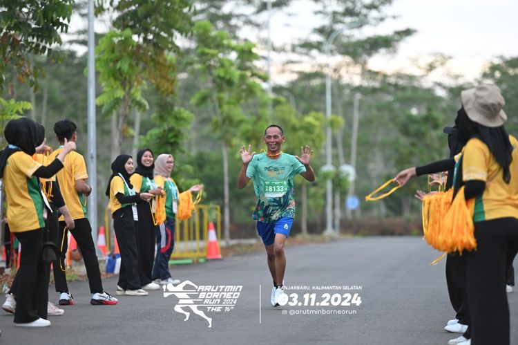 Race photo from Arutmin Borneo Run 2024