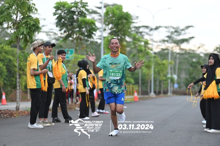 Race photo from Arutmin Borneo Run 2024