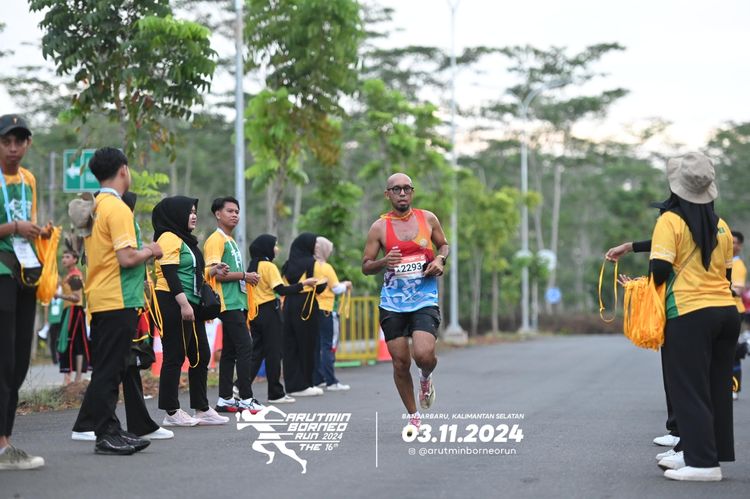 Race photo from Arutmin Borneo Run 2024