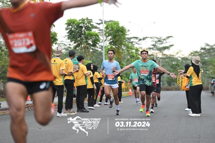 Race photo from Arutmin Borneo Run 2024