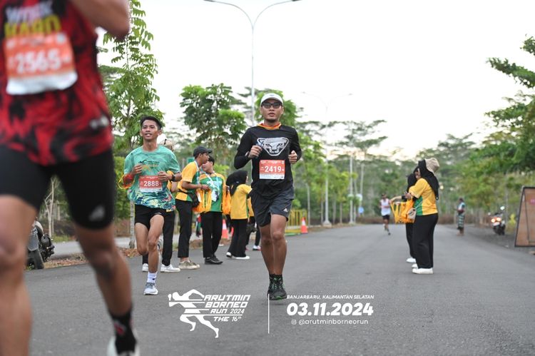 Race photo from Arutmin Borneo Run 2024