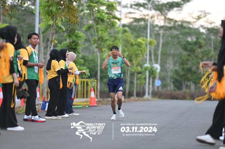 Race photo from Arutmin Borneo Run 2024