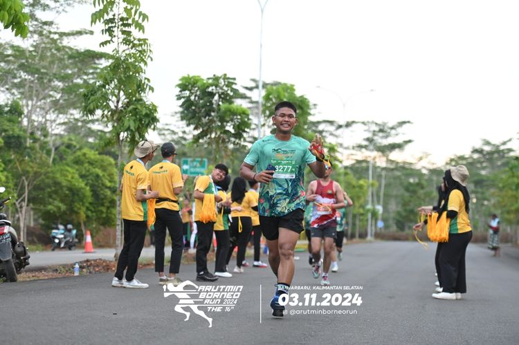 Race photo from Arutmin Borneo Run 2024