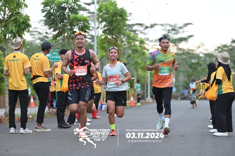 Race photo from Arutmin Borneo Run 2024