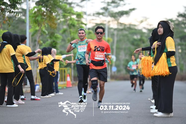 Race photo from Arutmin Borneo Run 2024
