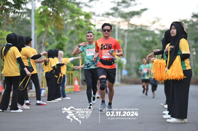 Race photo from Arutmin Borneo Run 2024