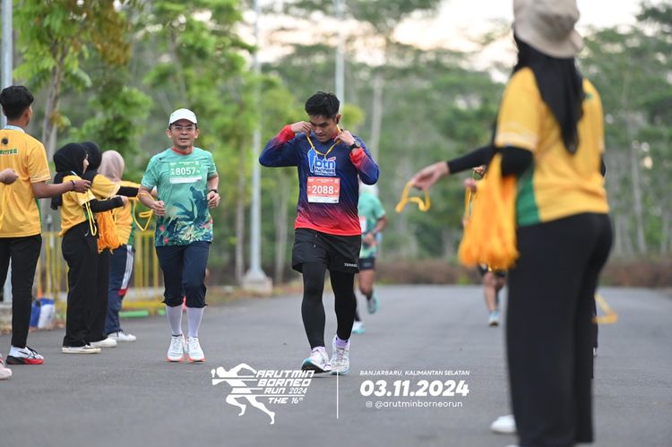 Race photo from Arutmin Borneo Run 2024