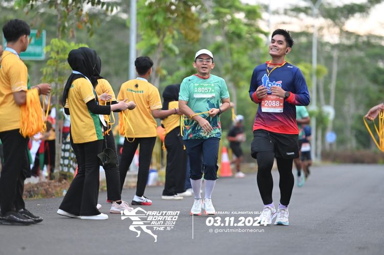 Race photo from Arutmin Borneo Run 2024