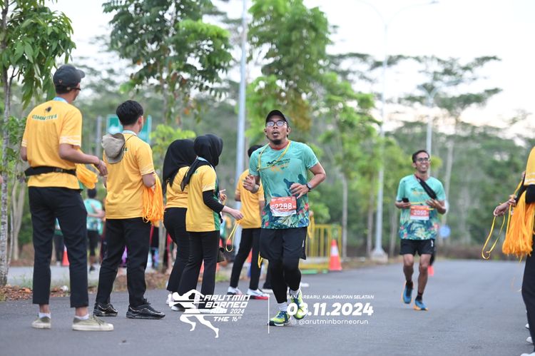Race photo from Arutmin Borneo Run 2024