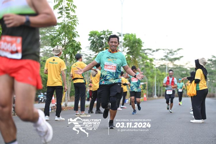 Race photo from Arutmin Borneo Run 2024