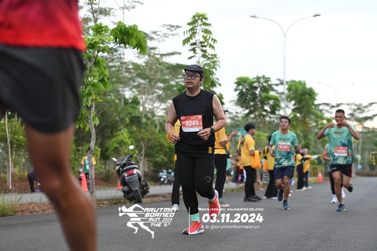 Race photo from Arutmin Borneo Run 2024