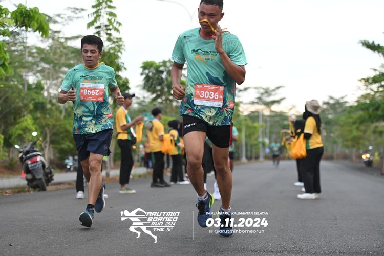 Race photo from Arutmin Borneo Run 2024