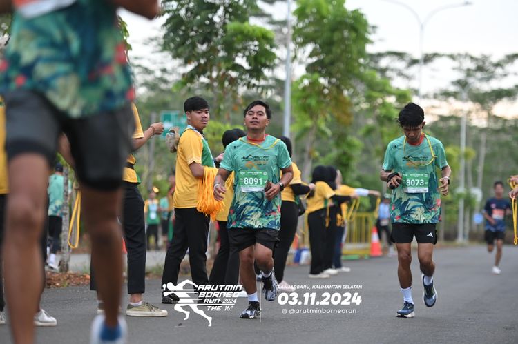Race photo from Arutmin Borneo Run 2024