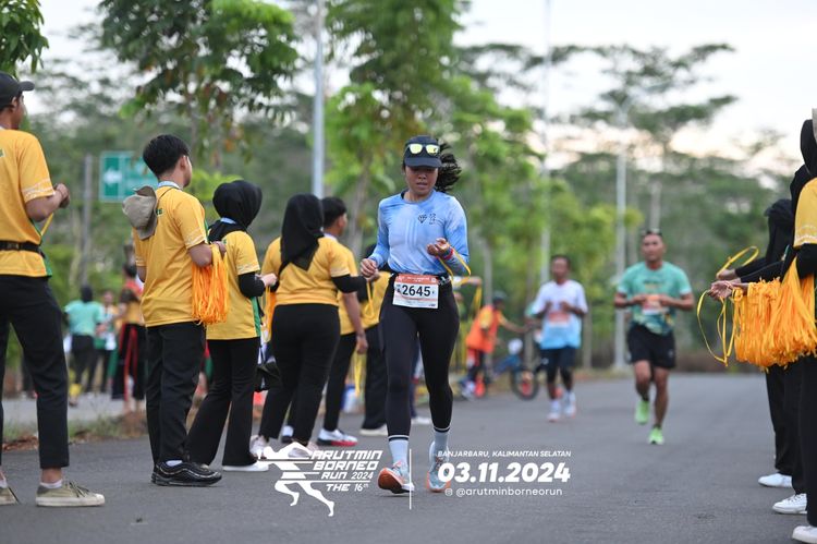 Race photo from Arutmin Borneo Run 2024