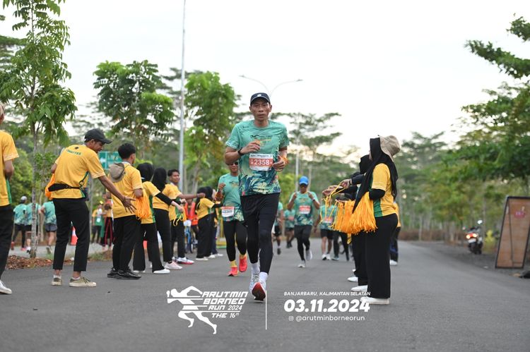 Race photo from Arutmin Borneo Run 2024