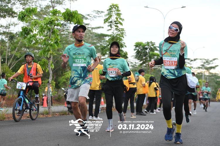 Race photo from Arutmin Borneo Run 2024