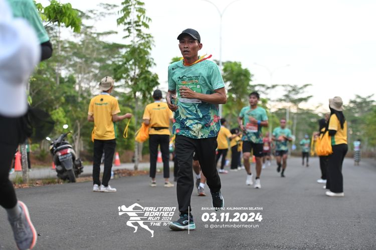 Race photo from Arutmin Borneo Run 2024