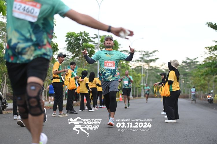 Race photo from Arutmin Borneo Run 2024