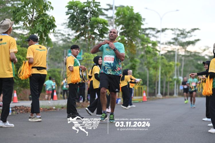 Race photo from Arutmin Borneo Run 2024