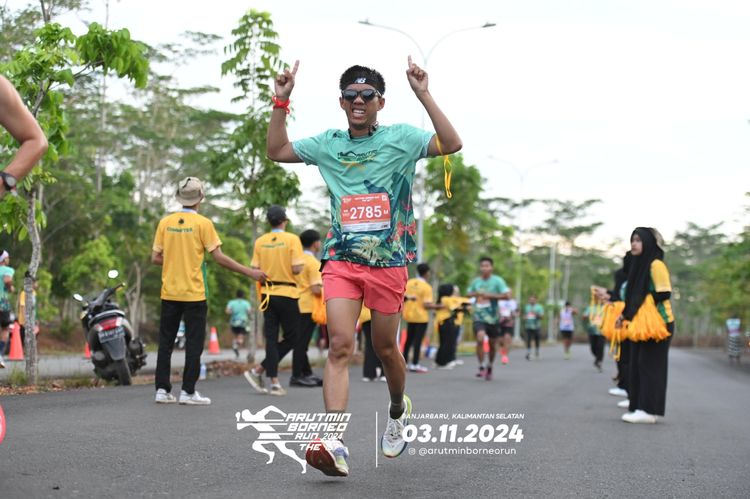 Race photo from Arutmin Borneo Run 2024