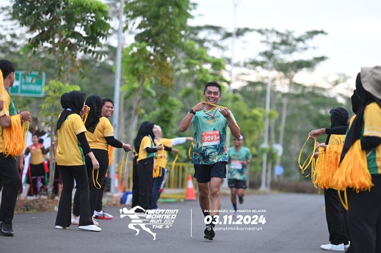 Race photo from Arutmin Borneo Run 2024