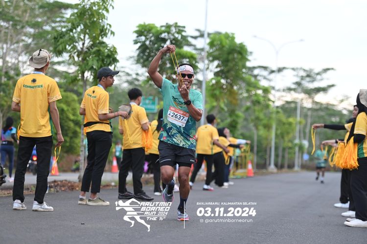 Race photo from Arutmin Borneo Run 2024