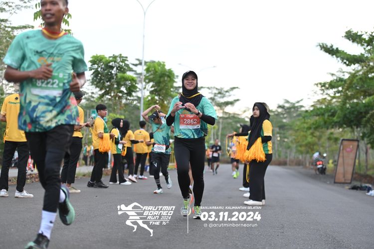 Race photo from Arutmin Borneo Run 2024