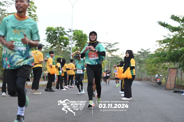 Race photo from Arutmin Borneo Run 2024