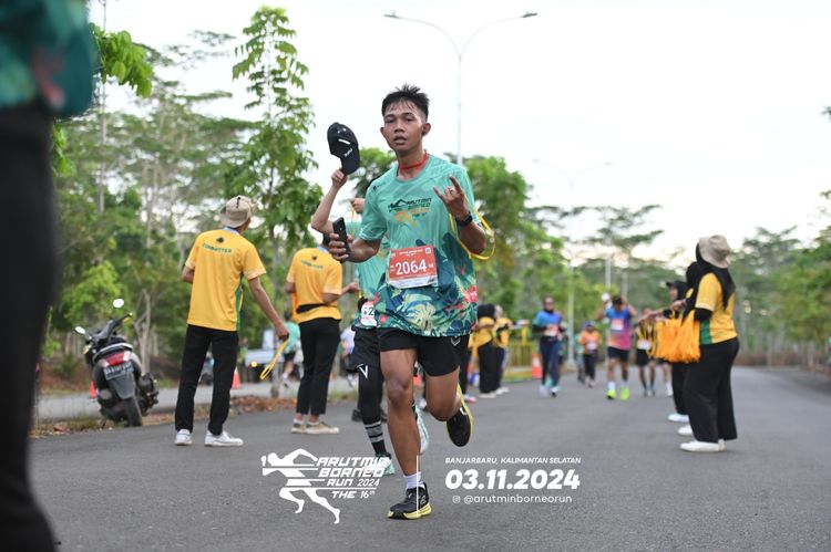 Race photo from Arutmin Borneo Run 2024