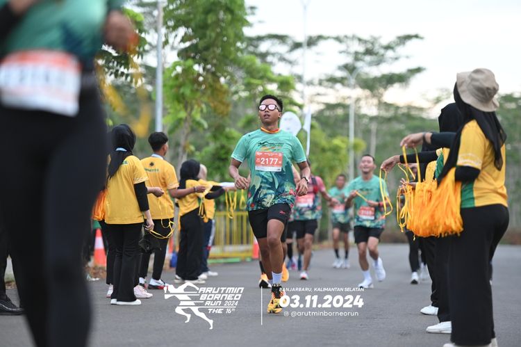 Race photo from Arutmin Borneo Run 2024