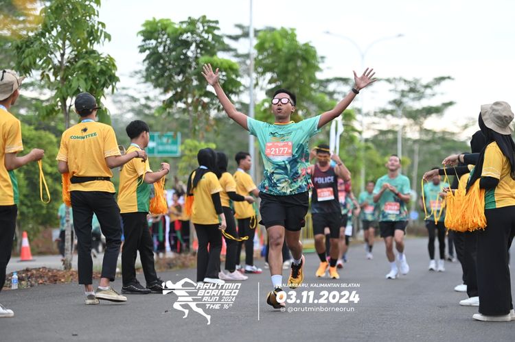 Race photo from Arutmin Borneo Run 2024