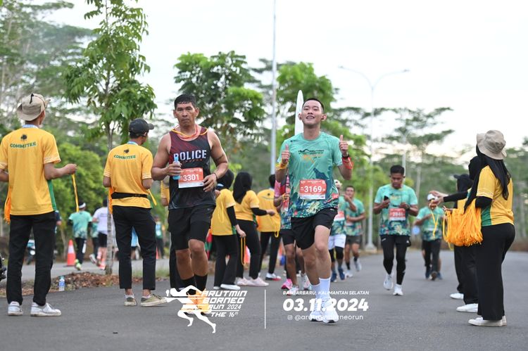 Race photo from Arutmin Borneo Run 2024