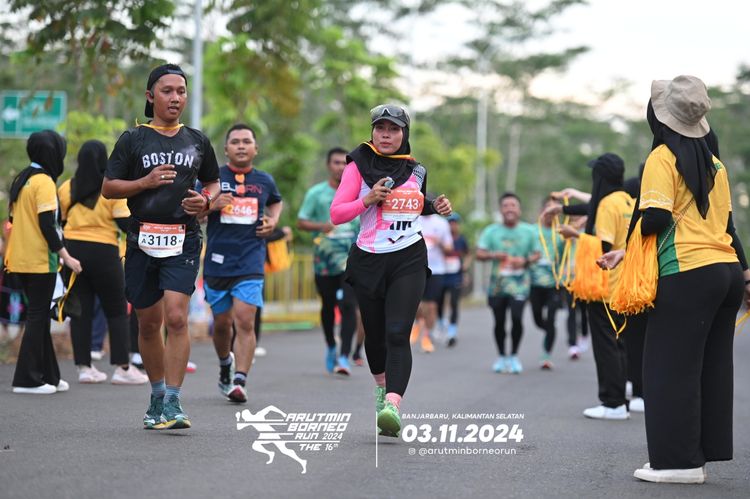 Race photo from Arutmin Borneo Run 2024