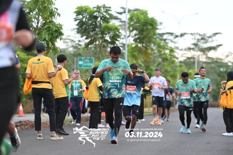 Race photo from Arutmin Borneo Run 2024