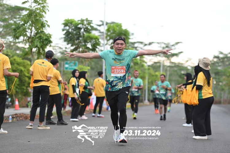 Race photo from Arutmin Borneo Run 2024