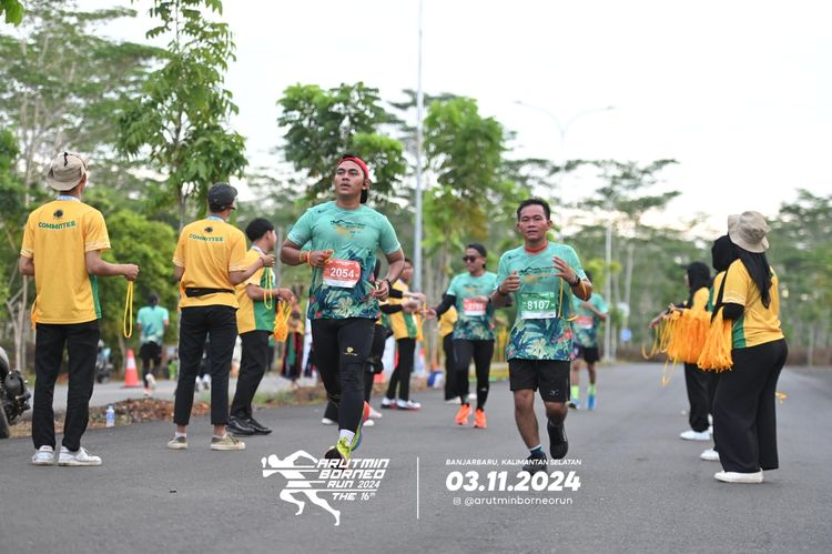 Race photo from Arutmin Borneo Run 2024