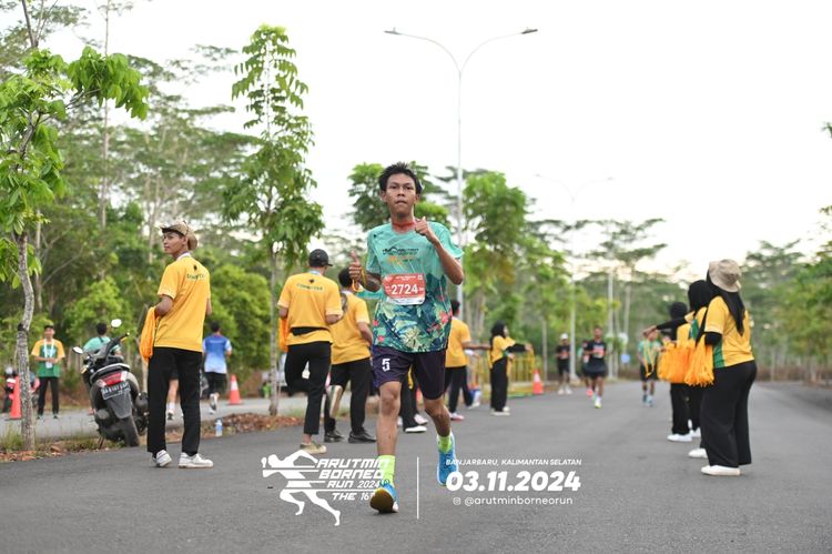 Race photo from Arutmin Borneo Run 2024