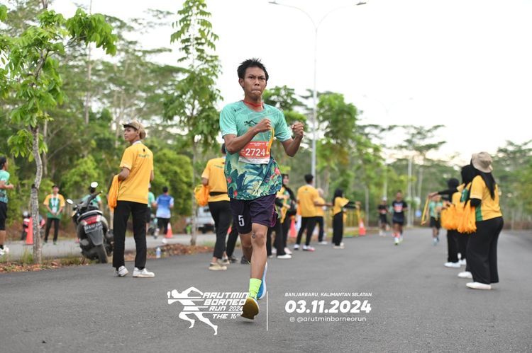Race photo from Arutmin Borneo Run 2024