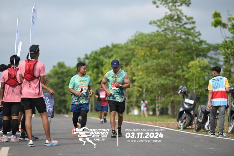 Race photo from Arutmin Borneo Run 2024
