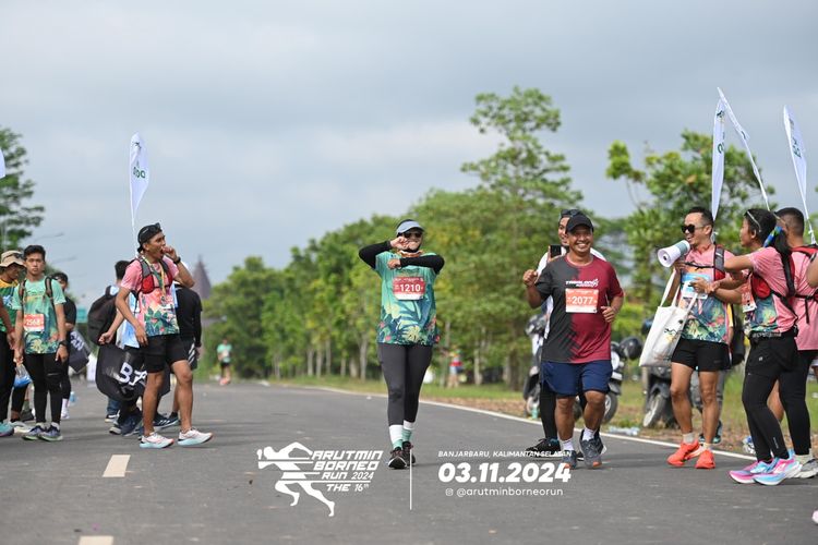 Race photo from Arutmin Borneo Run 2024