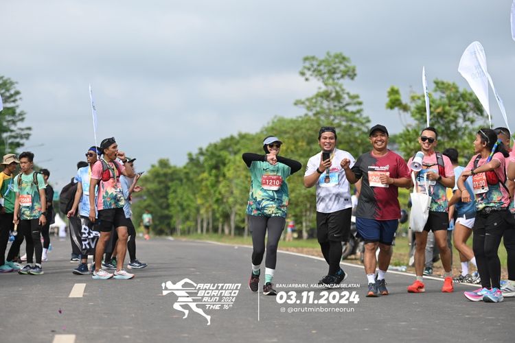 Race photo from Arutmin Borneo Run 2024