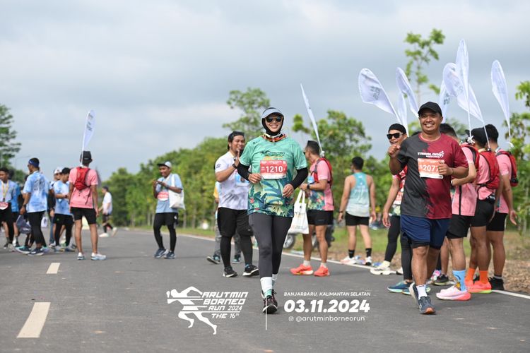 Race photo from Arutmin Borneo Run 2024