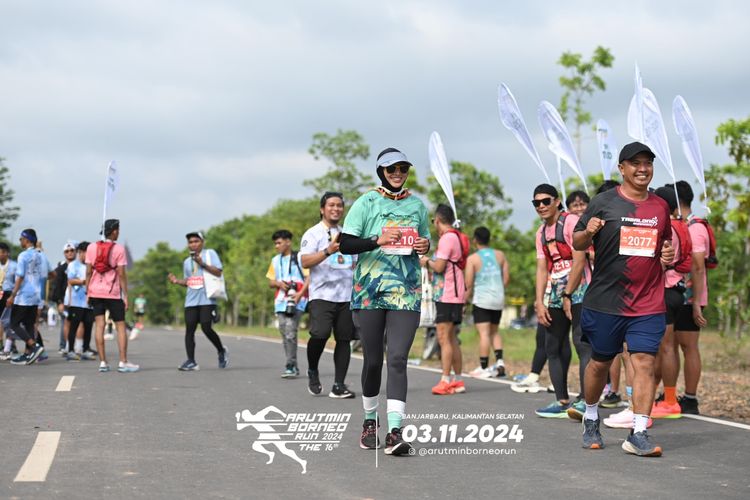 Race photo from Arutmin Borneo Run 2024